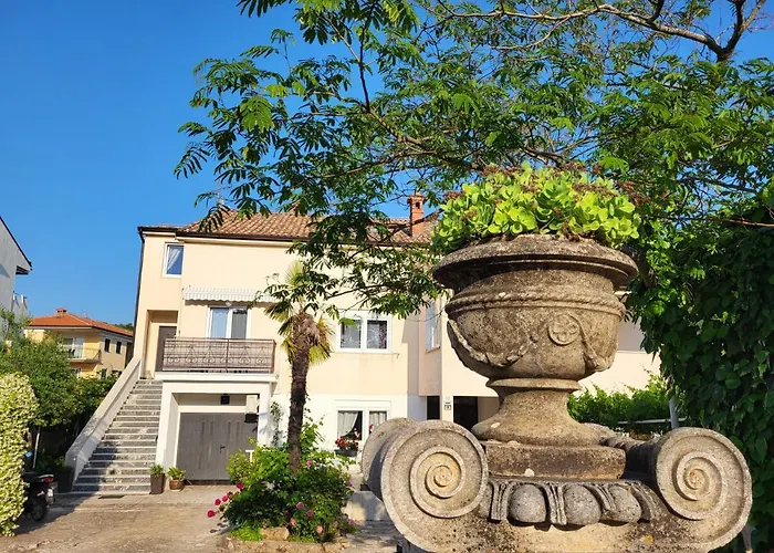 Villa Salvia Rooms And Apartments